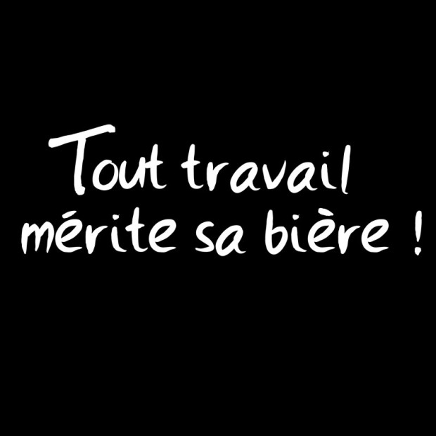 Tee shirt humoristique Tout travail mérite sa bière